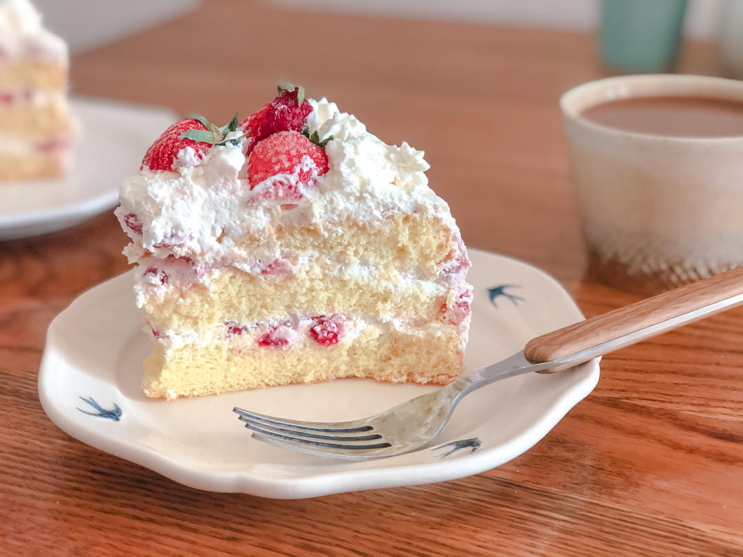草莓戚风蛋糕