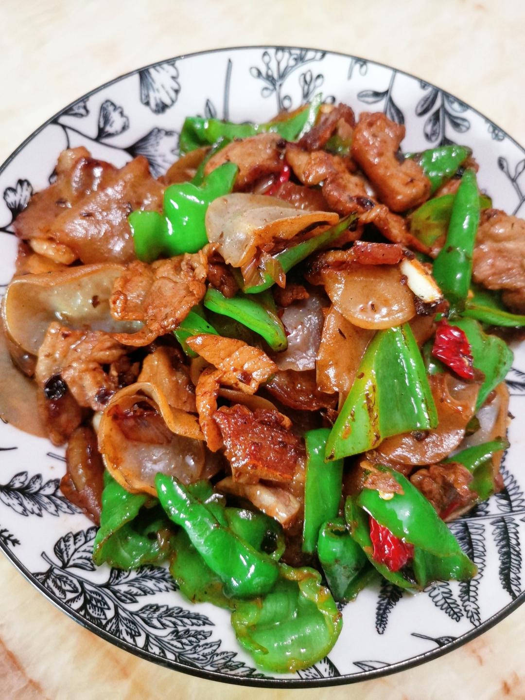 火遍湖南费大厨辣椒炒肉超下饭青椒木耳炒肉