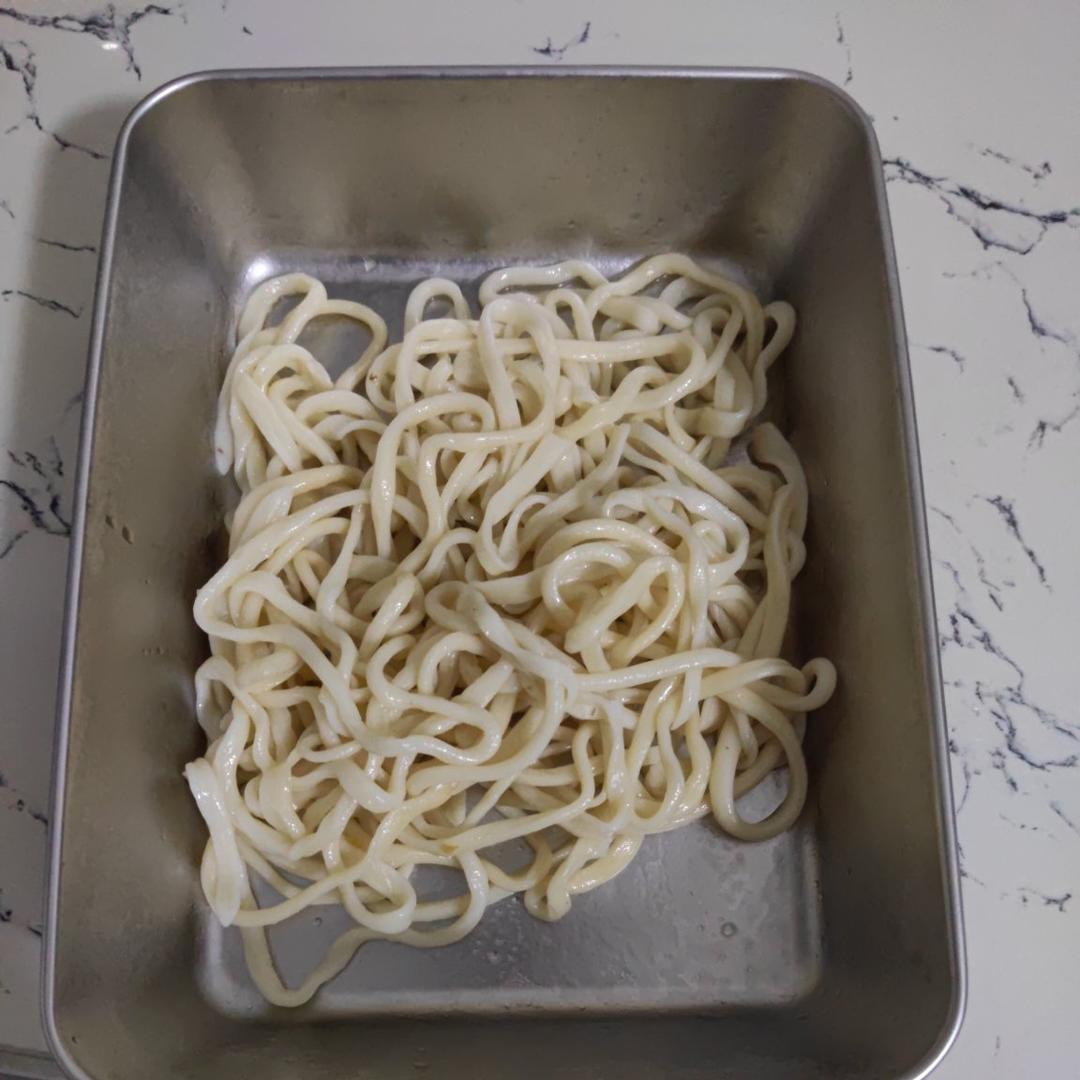 手工制作筋道拉面