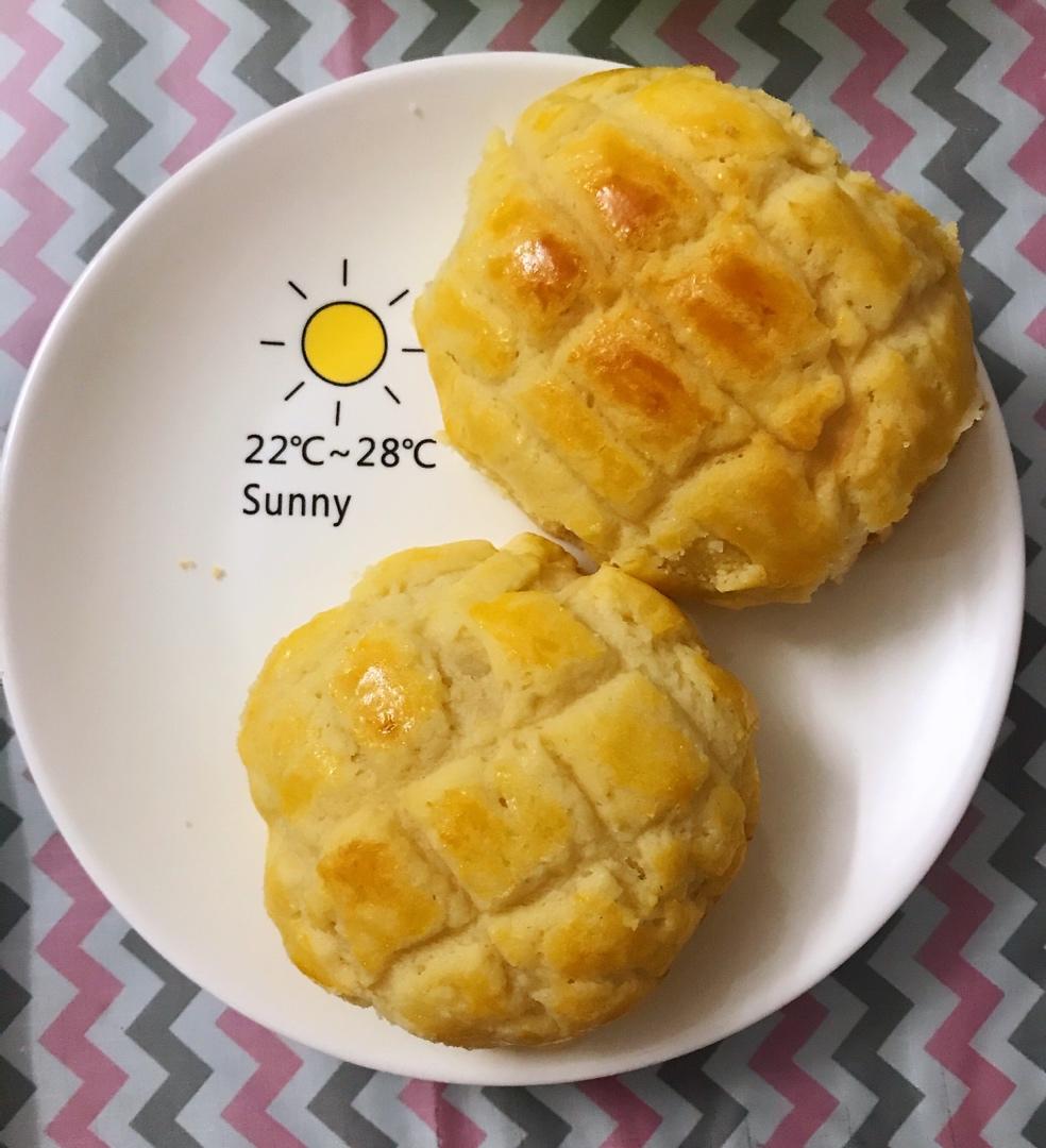 好吃到炸裂的港式菠萝包（附带制作酥皮的小视频）