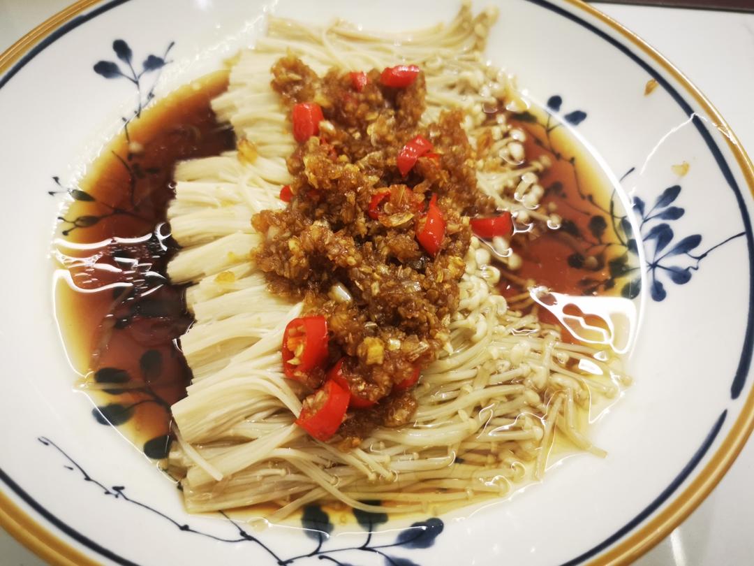 超级下饭的蒜蓉金针菇！好吃到爆