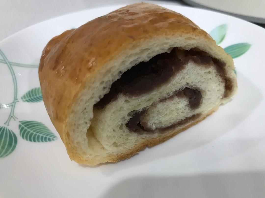 #春天烘焙季#超软面包“卷”起来---『豆沙面包卷』