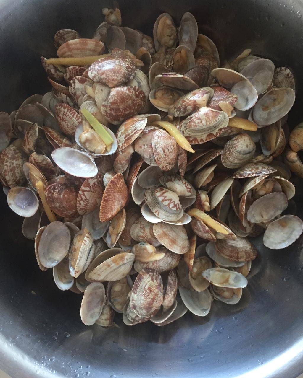 姜蒜炒花甲（花蛤）