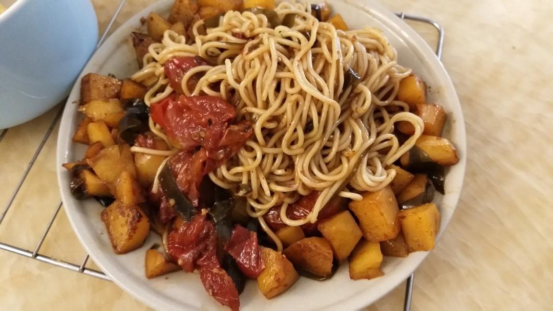 土豆焖面
