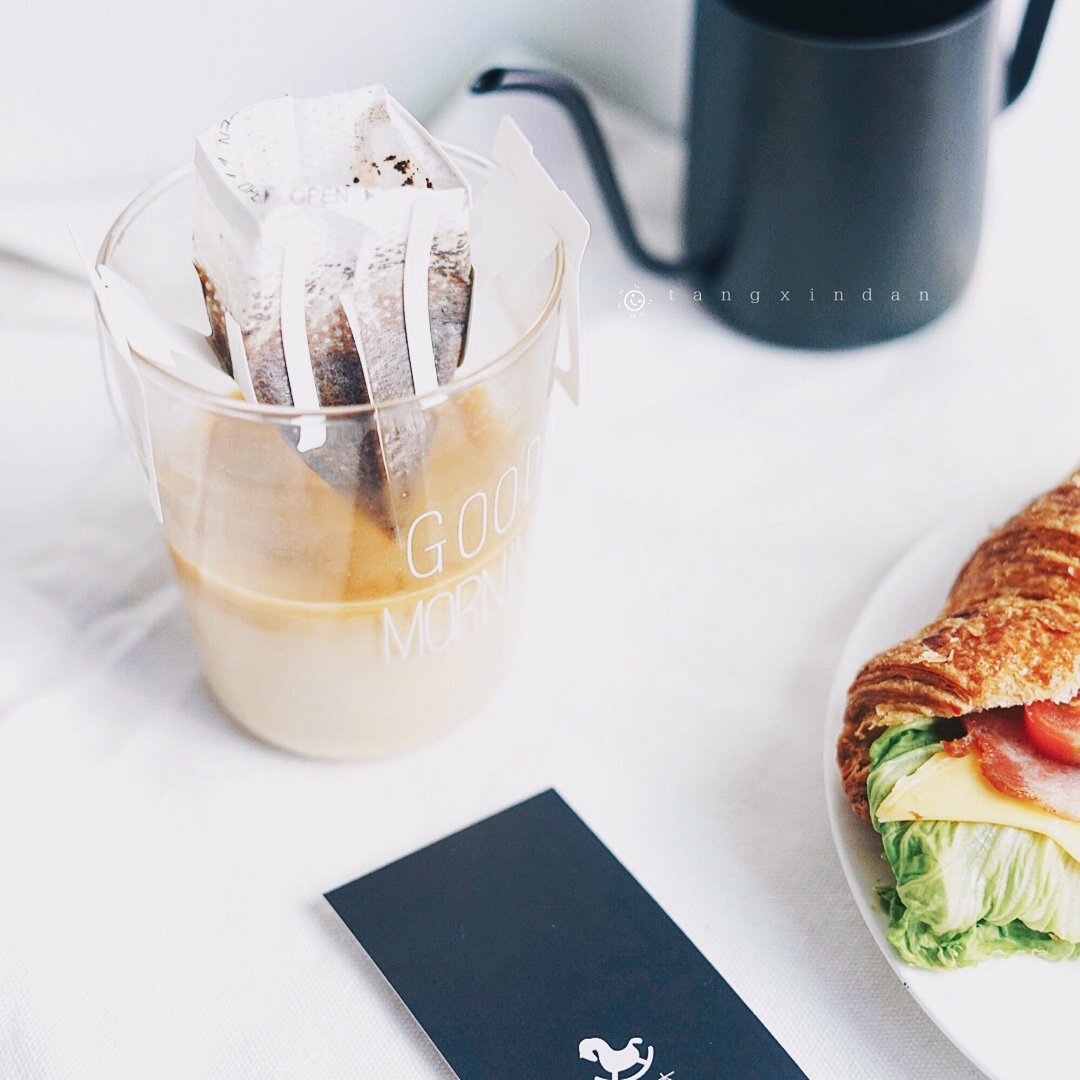 like一只菠萝做的手冲渐变牛奶咖啡超美丽