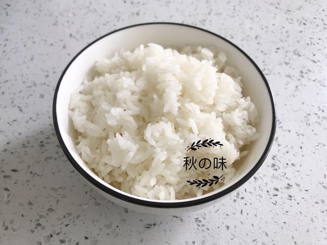 粒粒分明大米饭「电饭煲1.6L」的做法