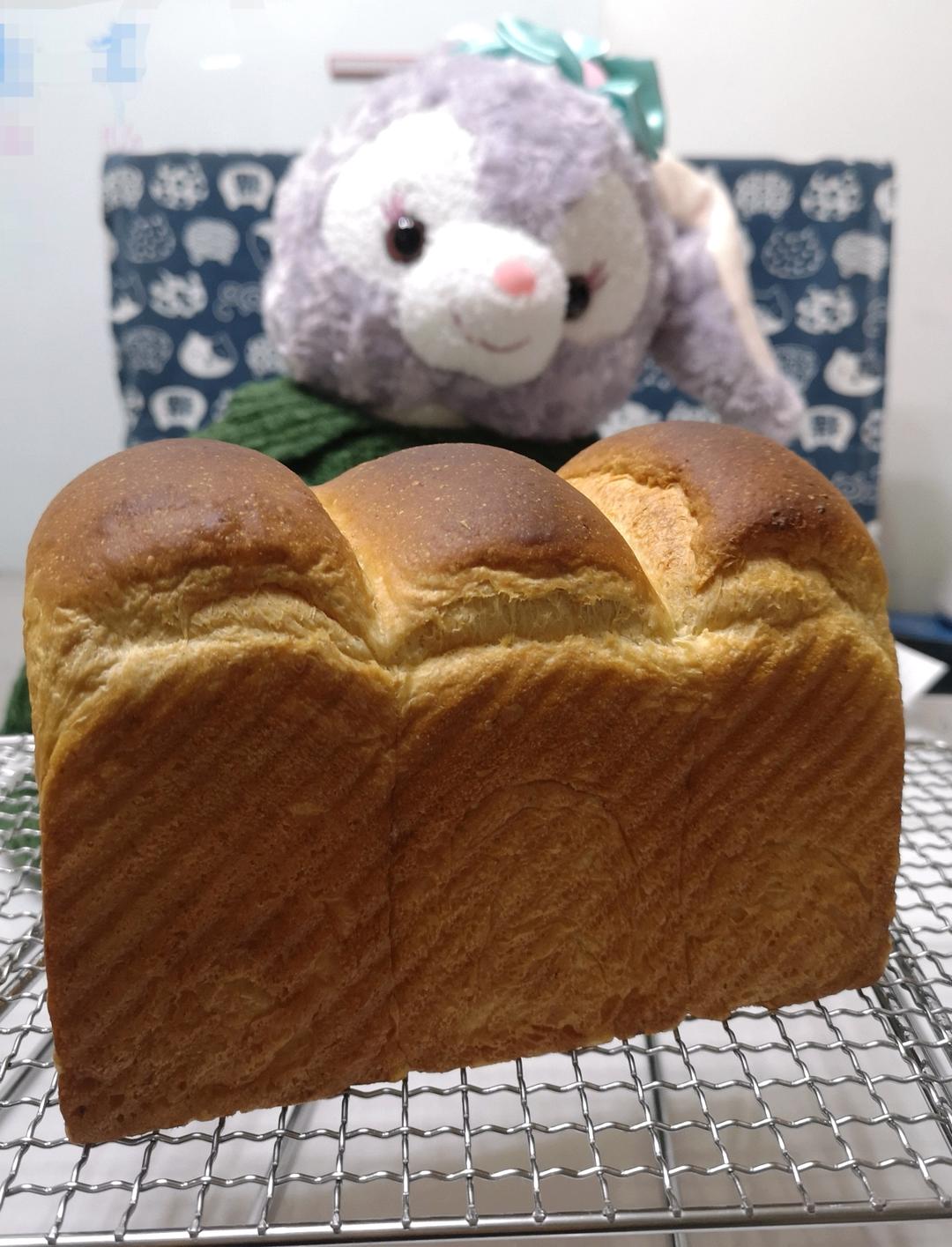 牧场鲜奶吐司