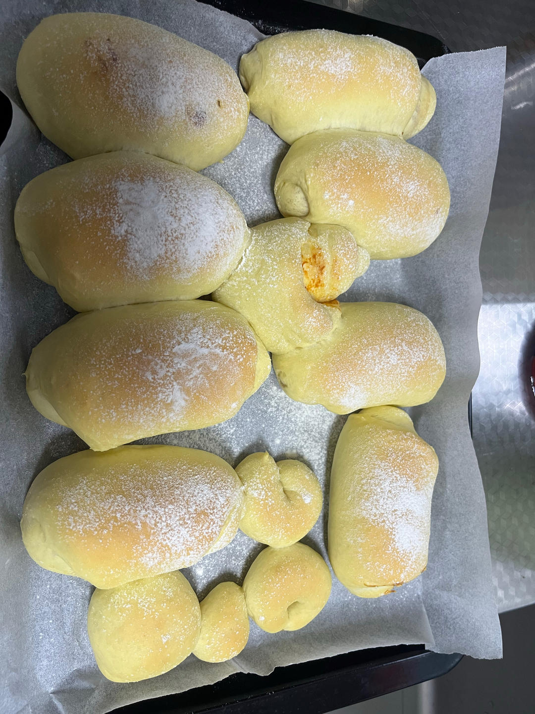 超满足超软肉松小面包
