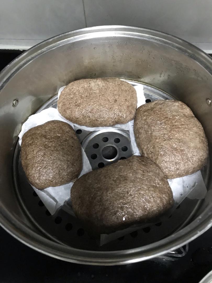 哎呀陈呵呵做的黑全麦馒头(减肥无糖饱腹