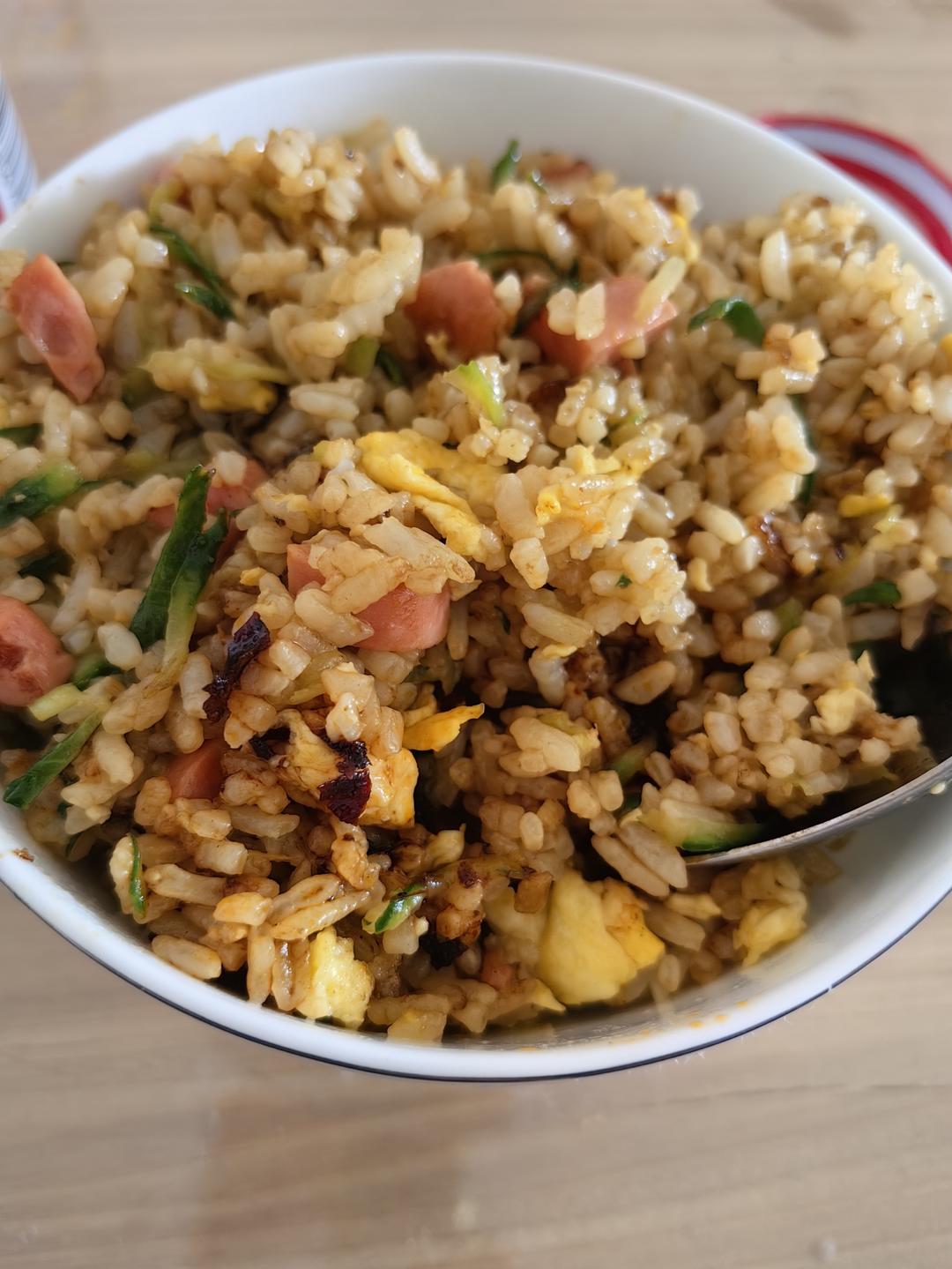 超级好吃的酱油火腿蛋炒饭！
