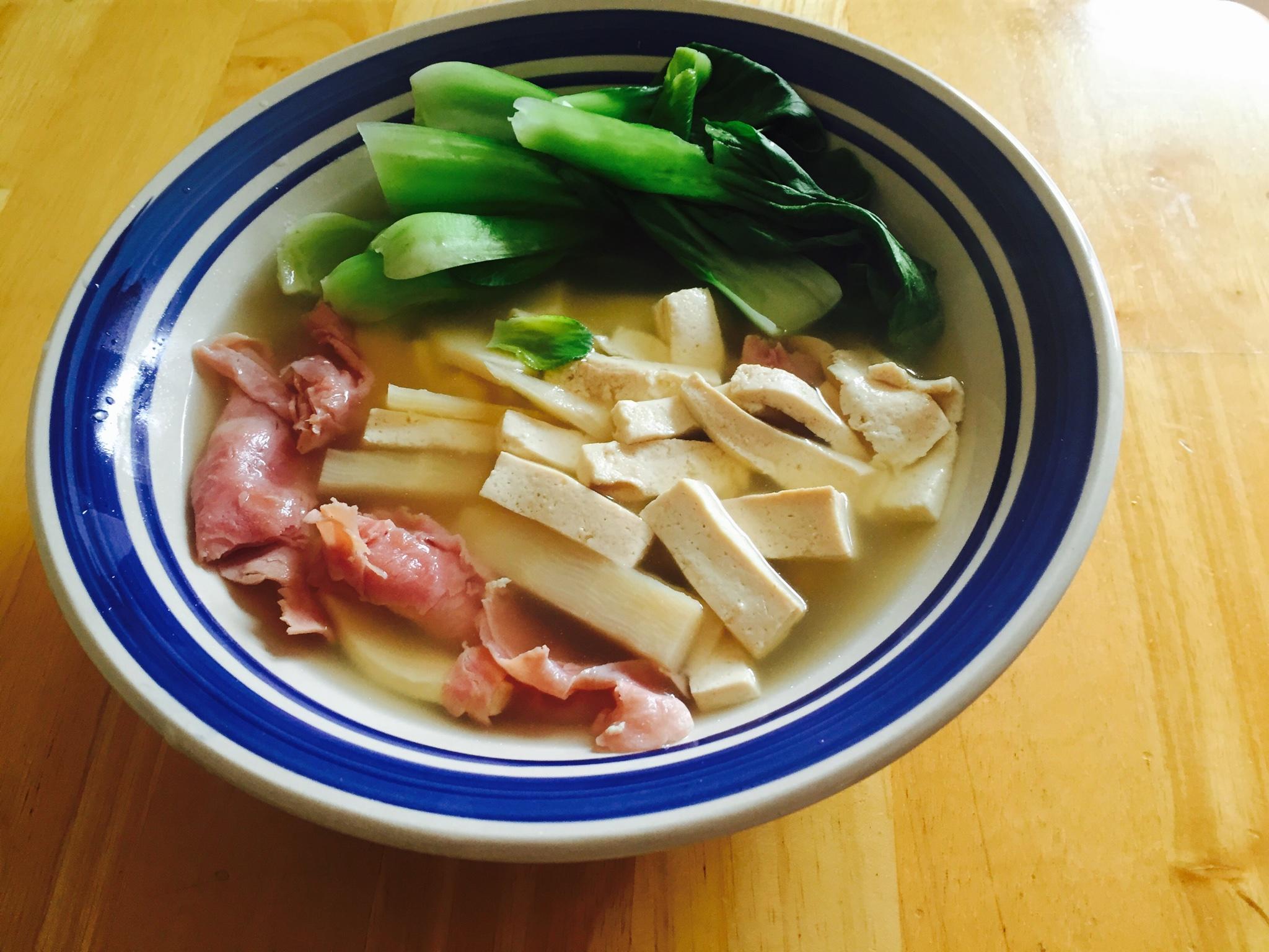 冬笋豆腐香菇火腿清汤～无油更加鲜香～的做法