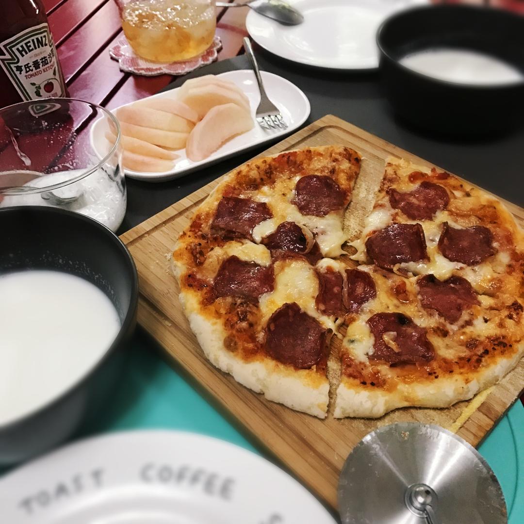 萨拉米薄底披萨 Salami Pizza