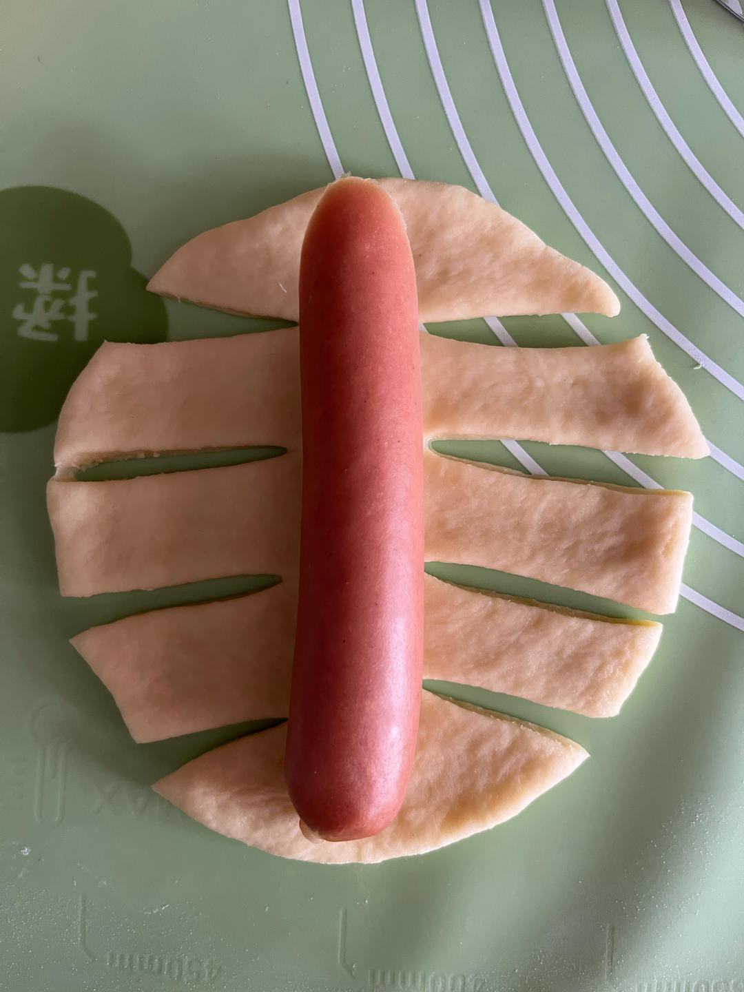 热狗面包棒，复刻儿时的味道，软乎乎的面包里藏着烤肠，太香了