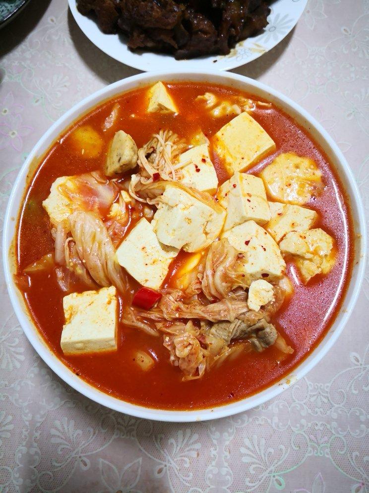 辣白菜豆腐汤