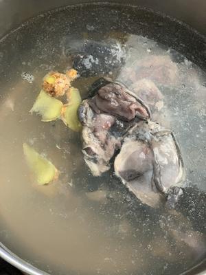 产后妈妈汤（花胶海参乌鸡汤）的做法 步骤2