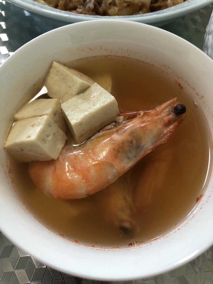 鲜虾豆腐汤