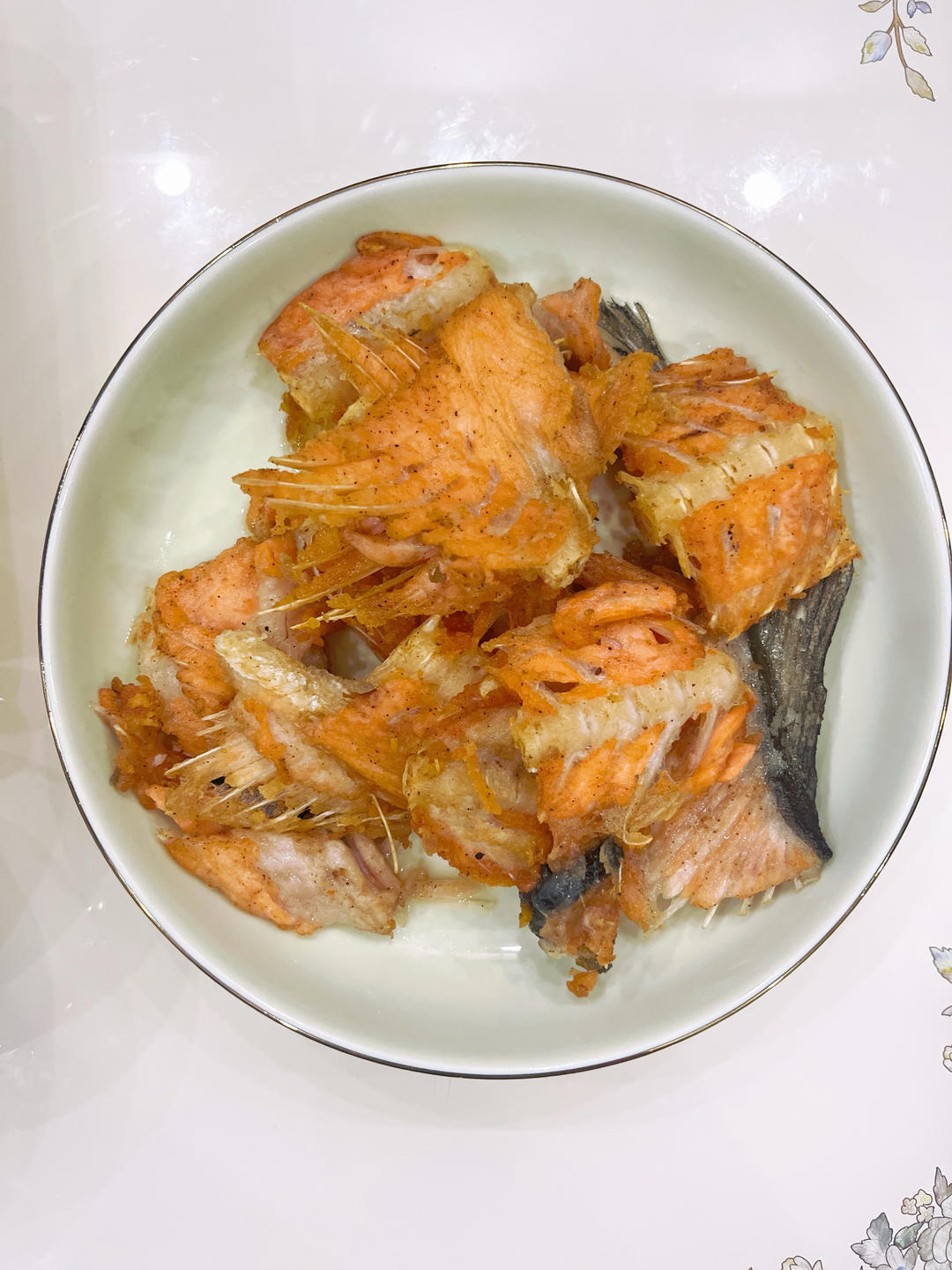 香煎三文鱼骨