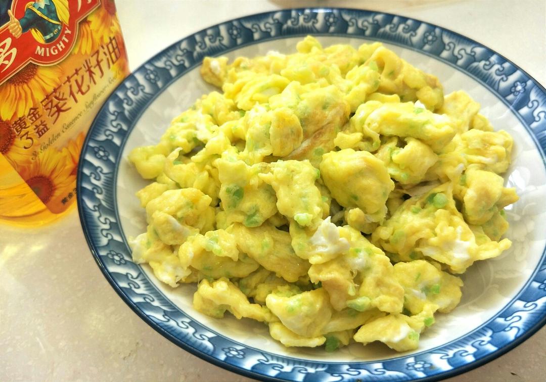 两步搞定不苦的苦瓜炒鸡蛋的做法