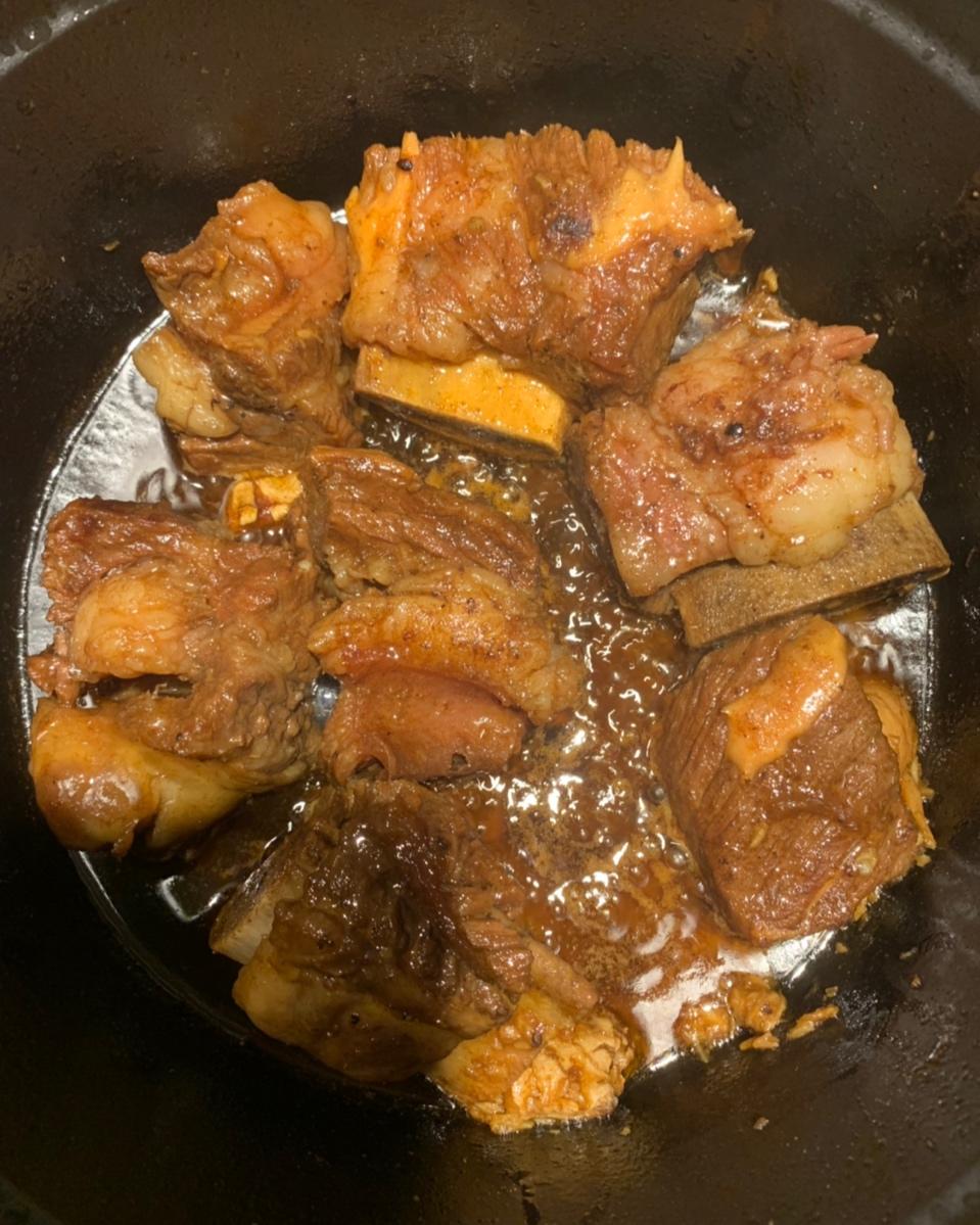 铸铁锅慢炖牛排骨