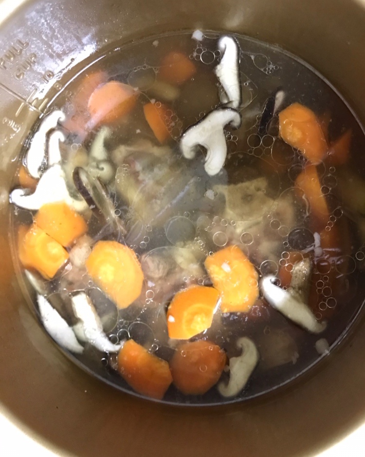 牛尾骨萝卜汤