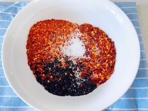 万能百搭的红油辣椒（有料秘制的红辣椒油）的做法 步骤1