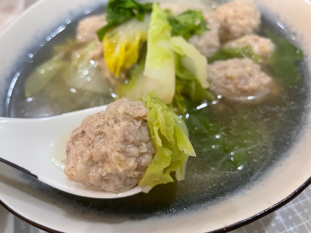 白菜粉丝丸子汤