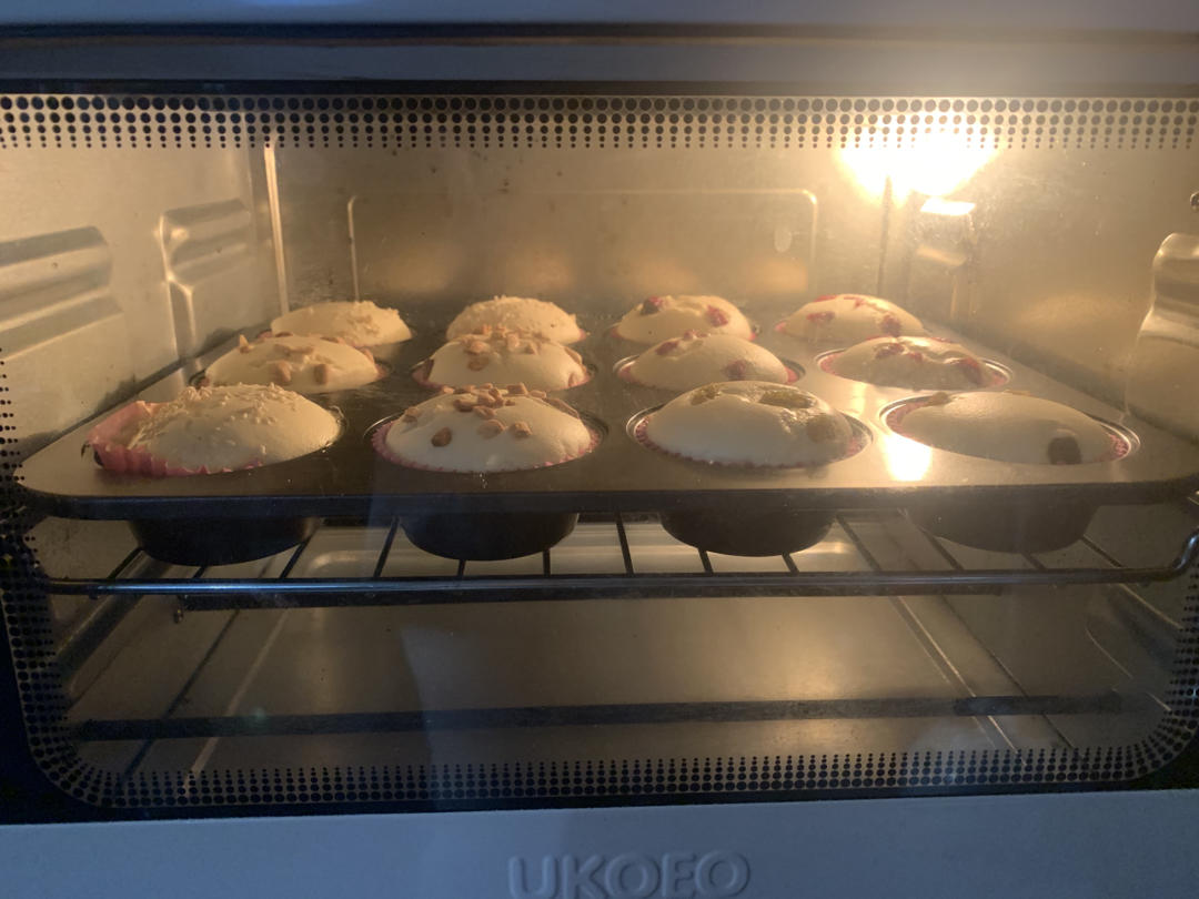 不塌不凹的纸杯戚风蛋糕