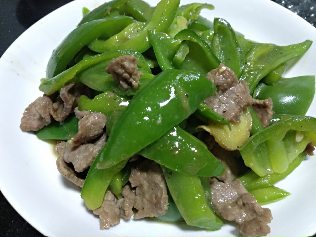 蚝油牛肉炒青椒