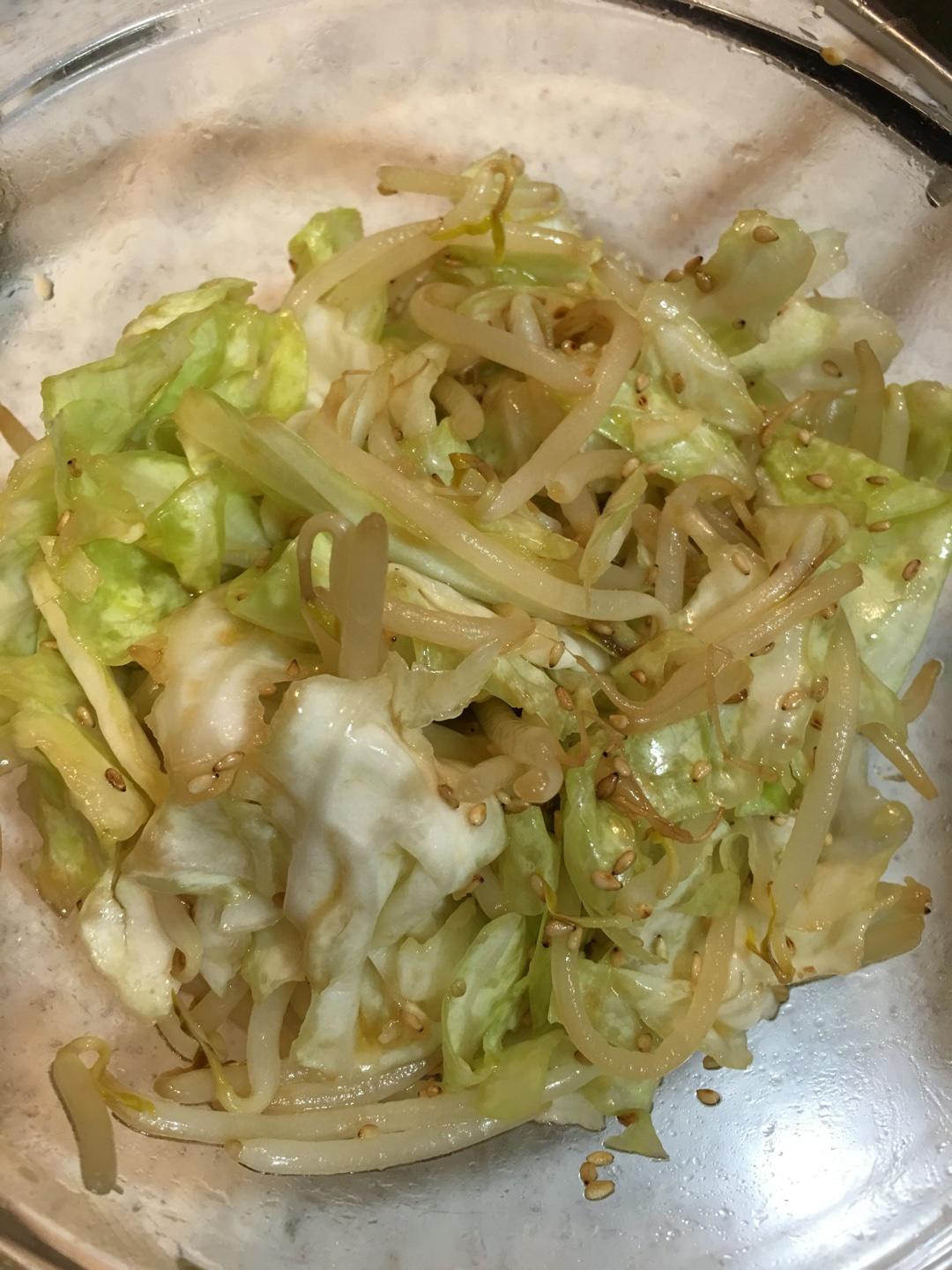 凉拌豆芽卷心菜的做法