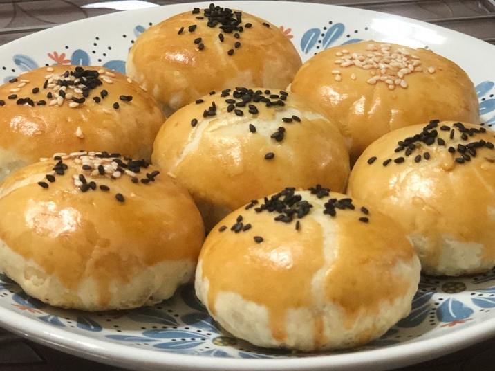 排四个小时队也买不到的鲜肉月饼，秘诀是放麻油！