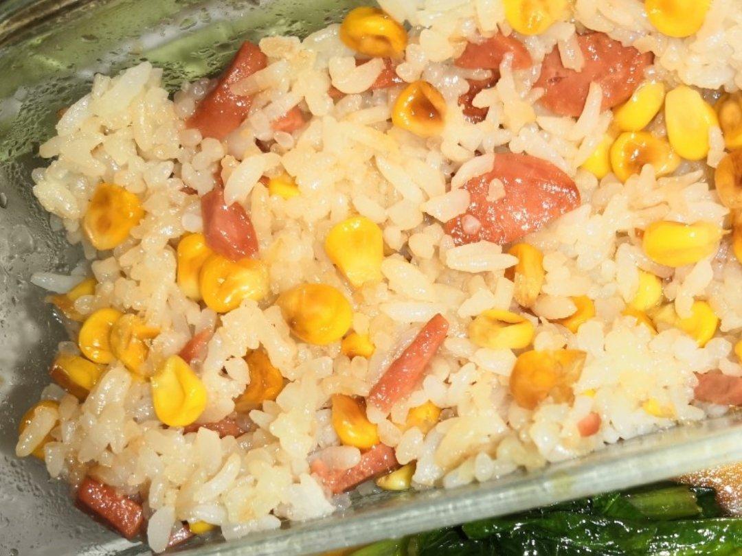 玉米胡萝卜火腿鸡蛋炒饭