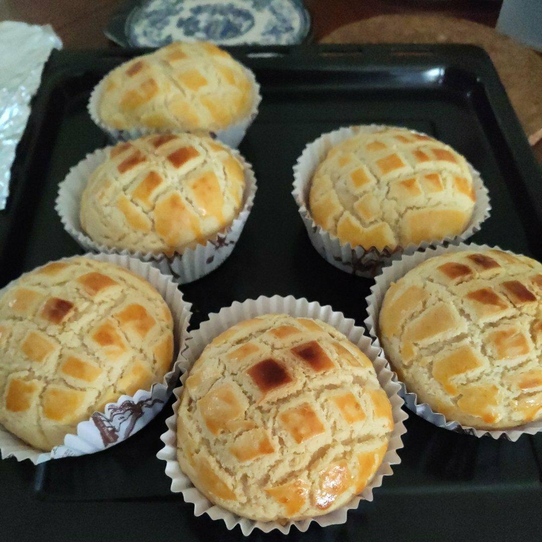 好吃到炸裂的港式菠萝包（附带制作酥皮的小视频）