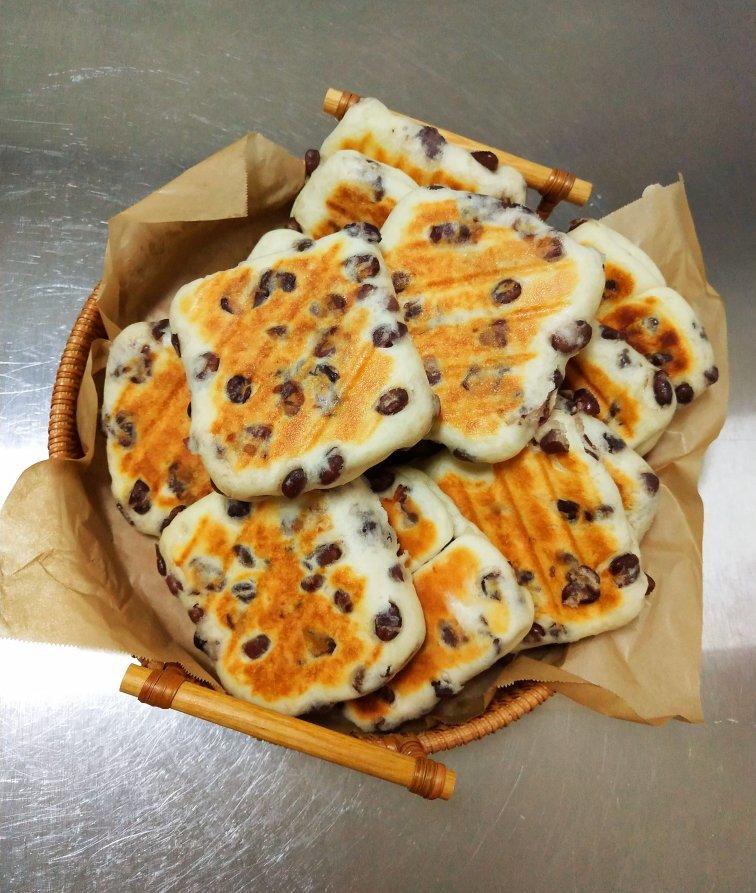 无油奶香蜜豆烤饼  这样做外皮酥脆   内里暄软   凉了都好吃   附细节视频