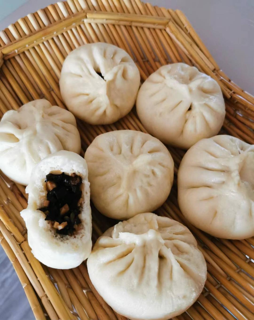 杏鲍菇菌菇包子