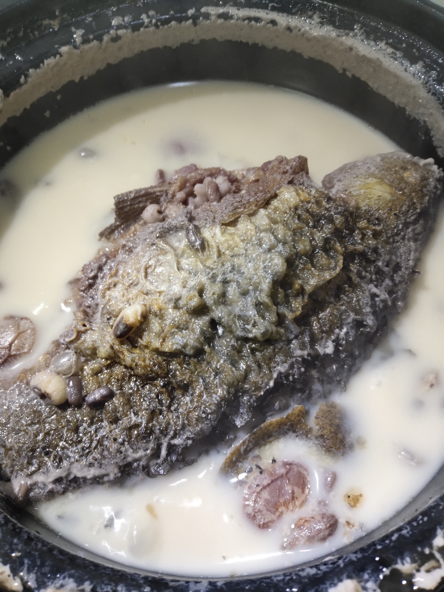 眉豆赤小豆薏米鲫鱼祛湿汤的做法