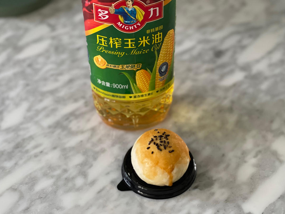 好吃更健康的玉米油版蛋黄酥