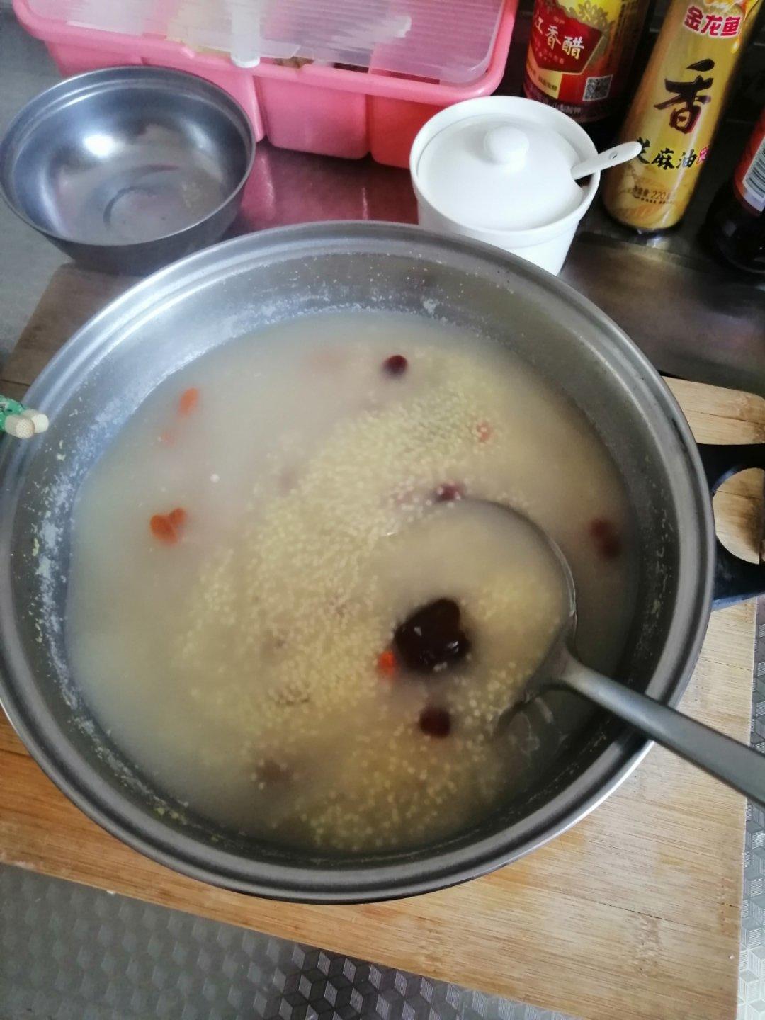 红枣桂圆小米粥
