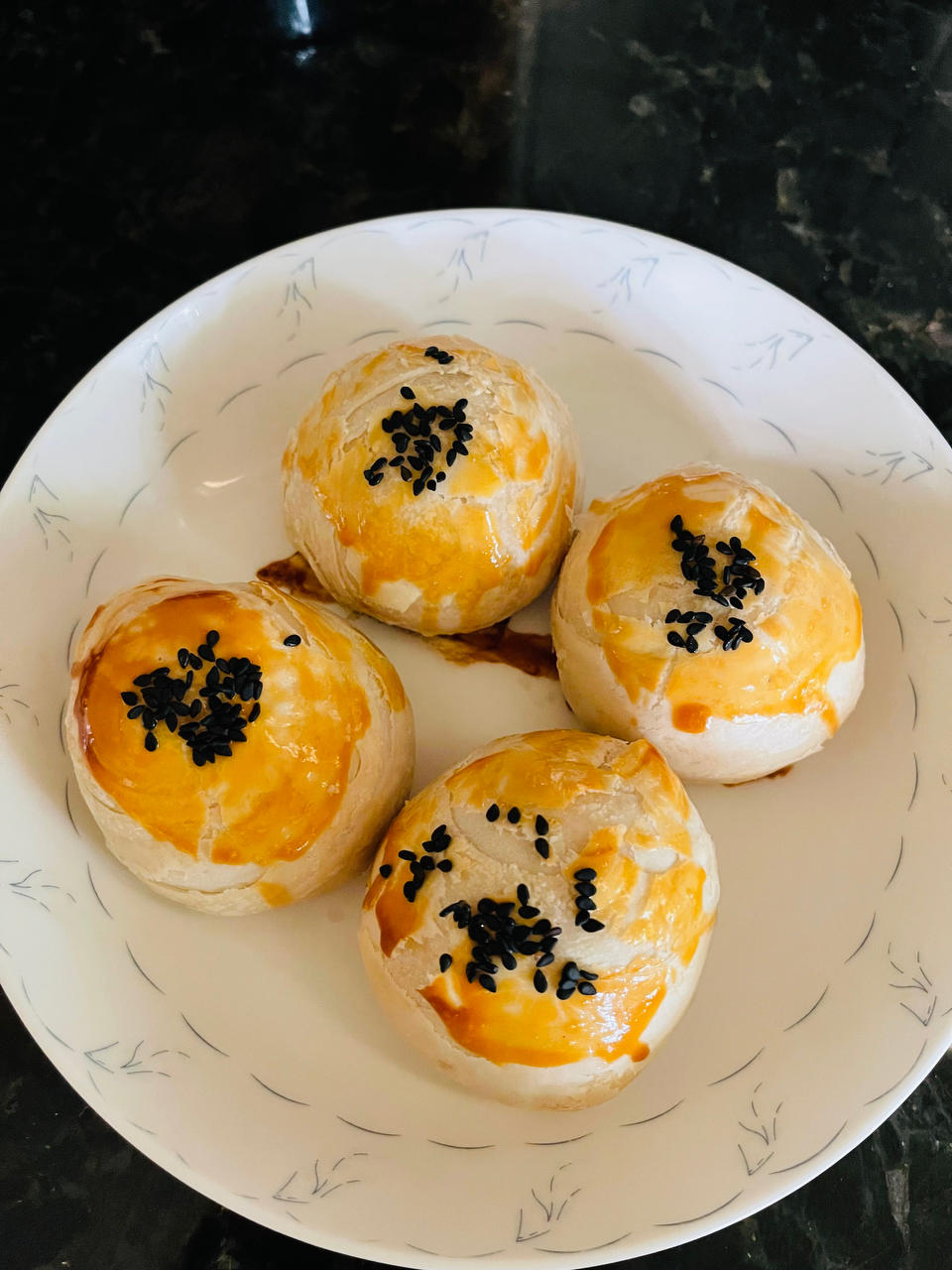 酥皮鲜肉月饼～酥的掉渣