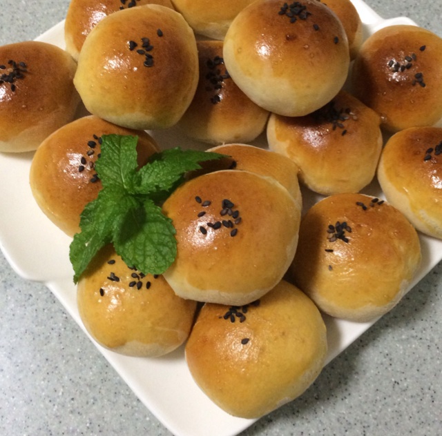 大人小孩都爱不释口的【蜂蜜牛奶小餐包】
