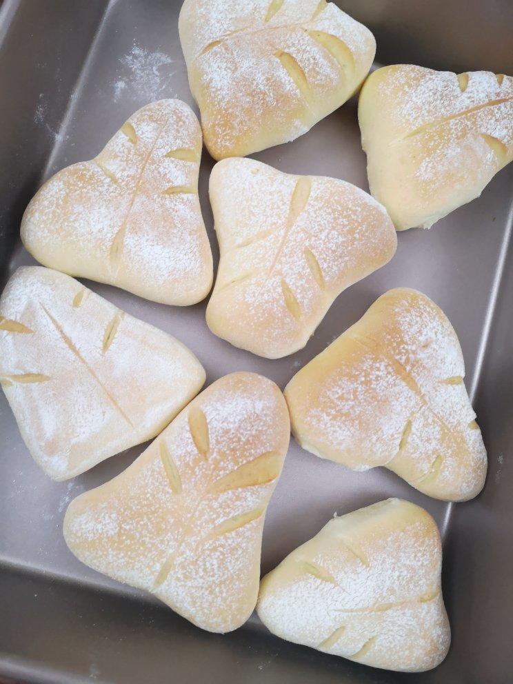 70%中种法鲜奶雪露面包~