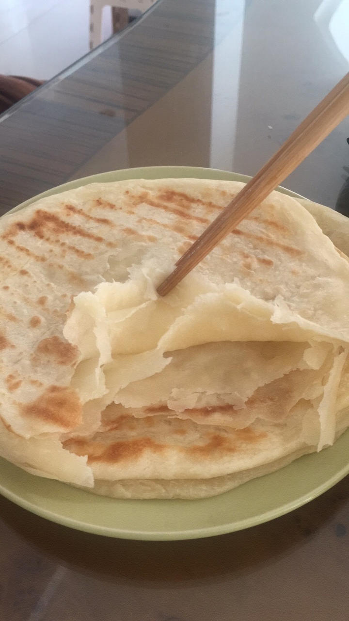 烙饼不硬的小窍门 掌握了你也能看出柔软多层凉了不硬的小油饼