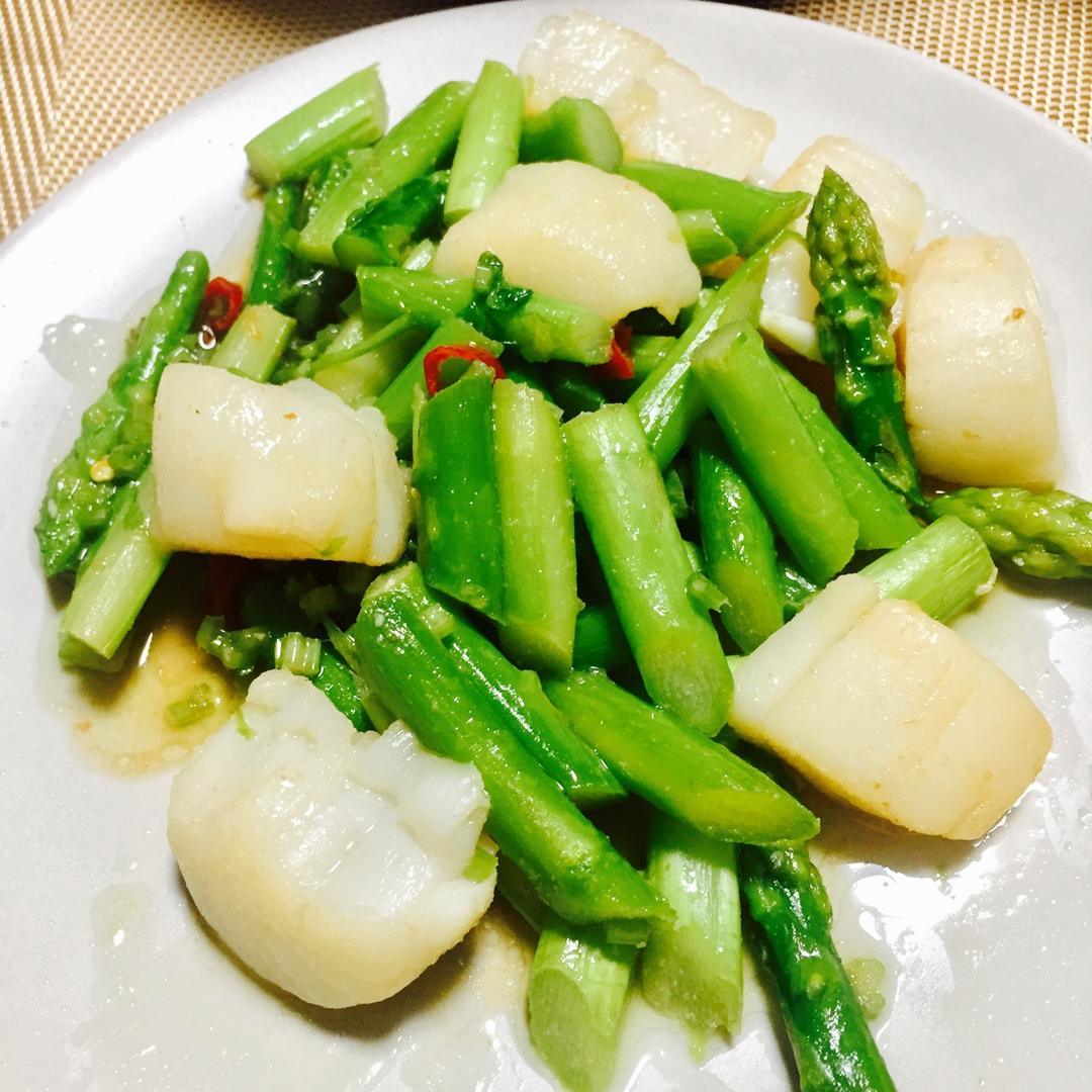 黄油烤带子芦笋