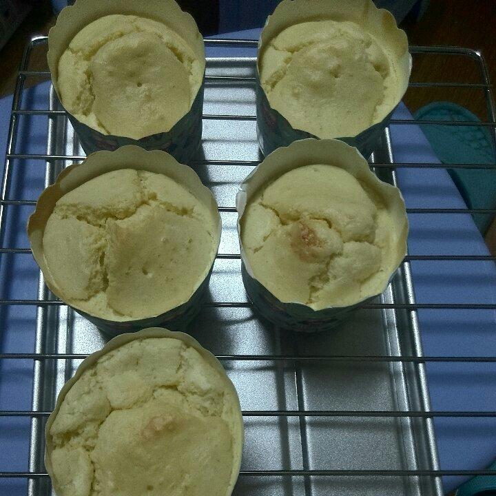 软绵绵戚风纸杯蛋糕