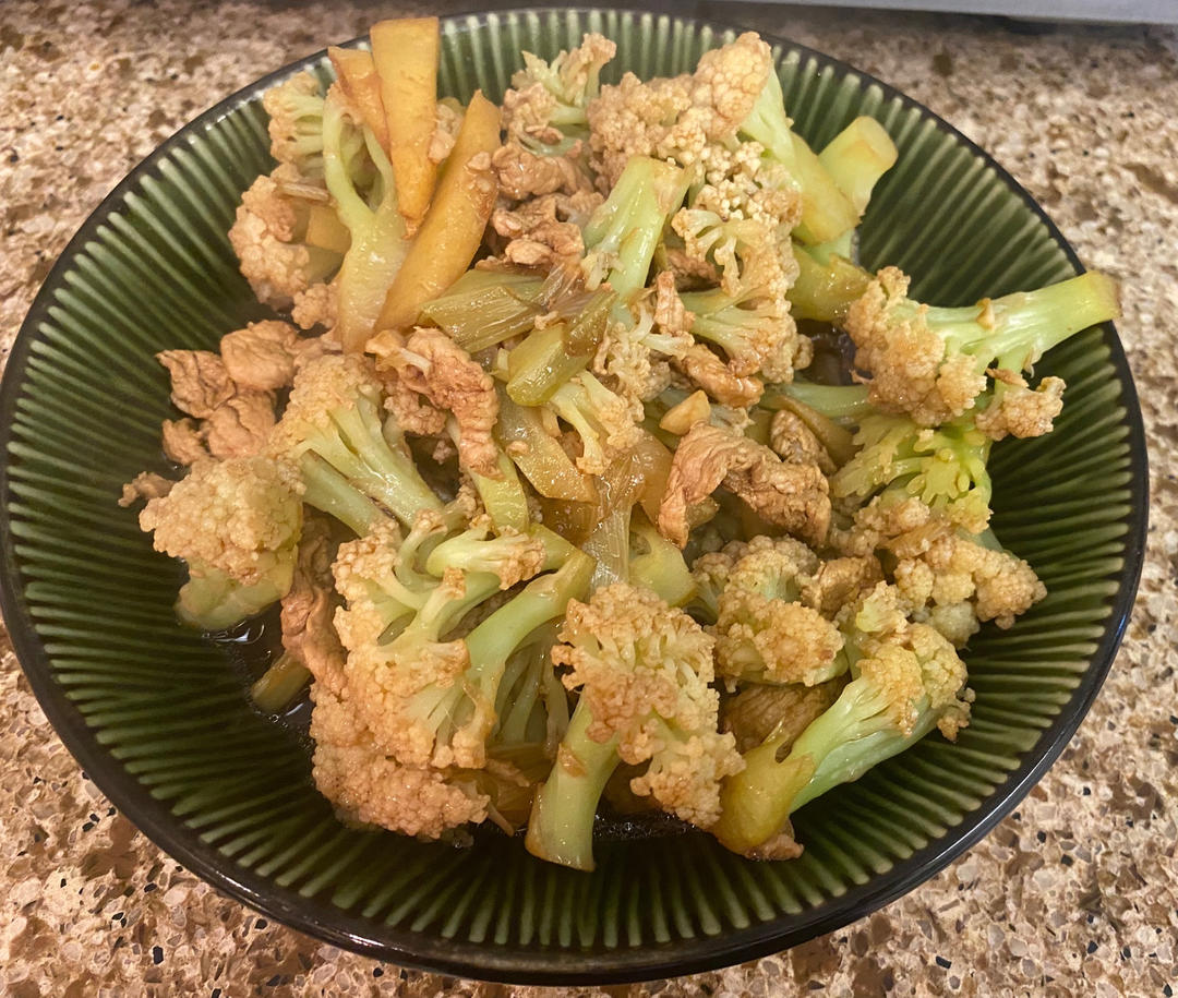 干煸菜花（花菜炒肉）