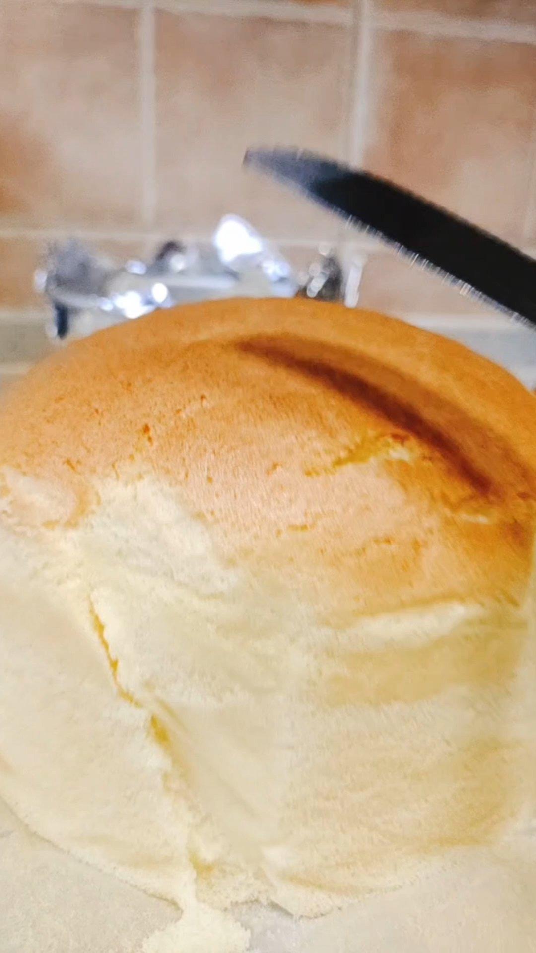 堪比柯基屁股
爆浆芝士🧀古早蛋糕