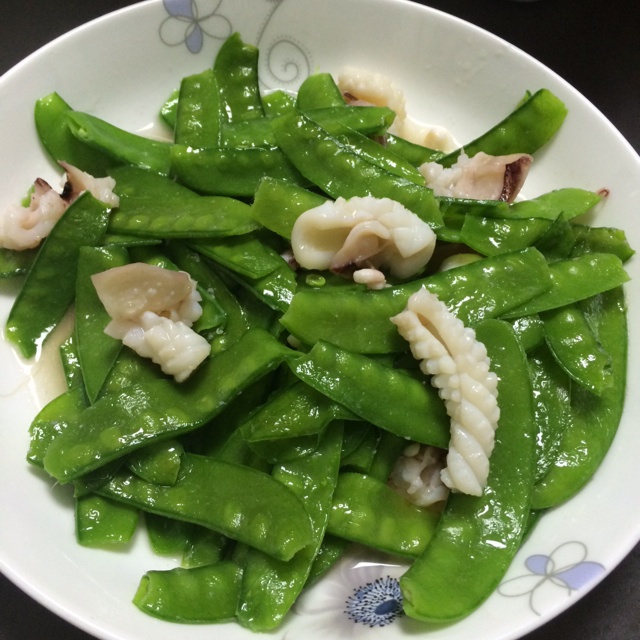 鲜鱿炒荷兰豆