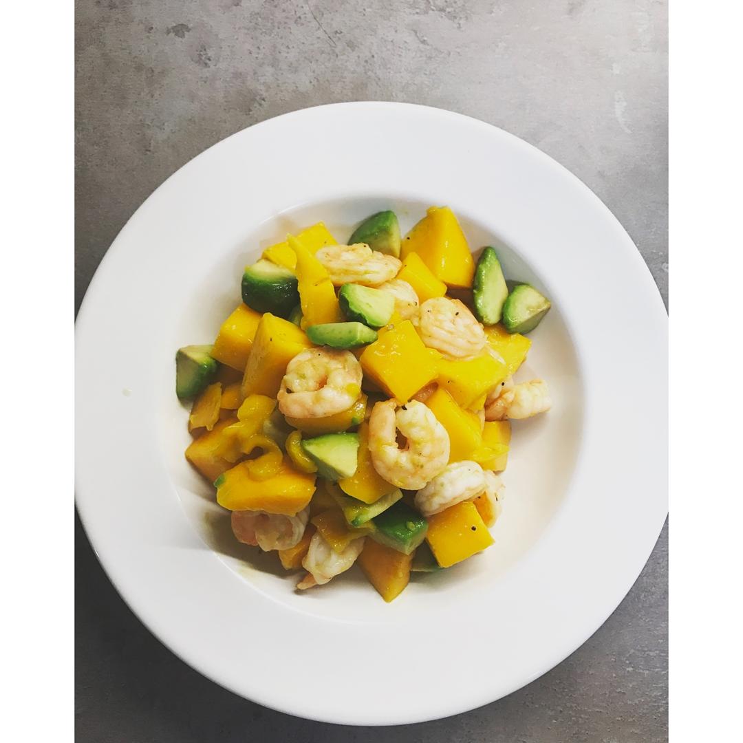 牛油果芒果大虾沙拉