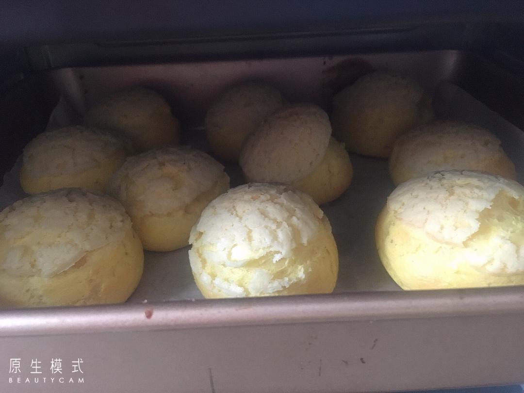 一口就爆浆的卡士达酥皮泡芙