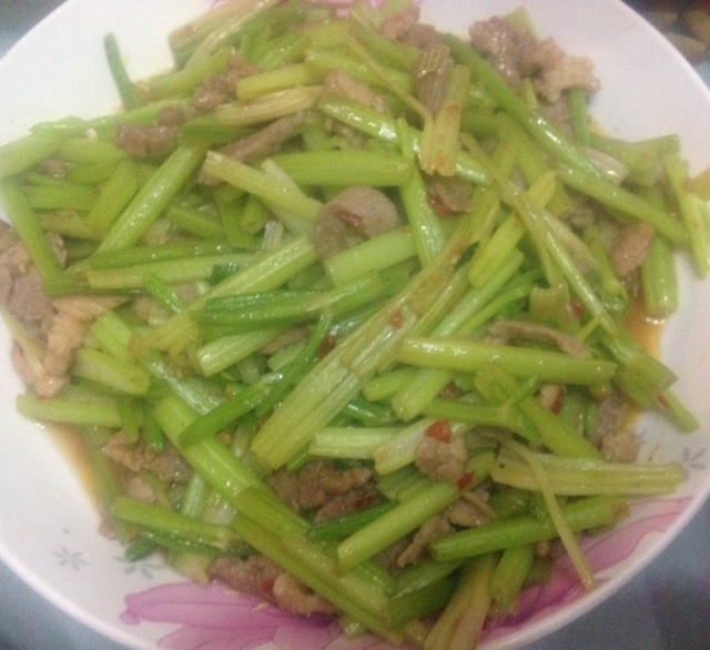 芹菜炒肉末