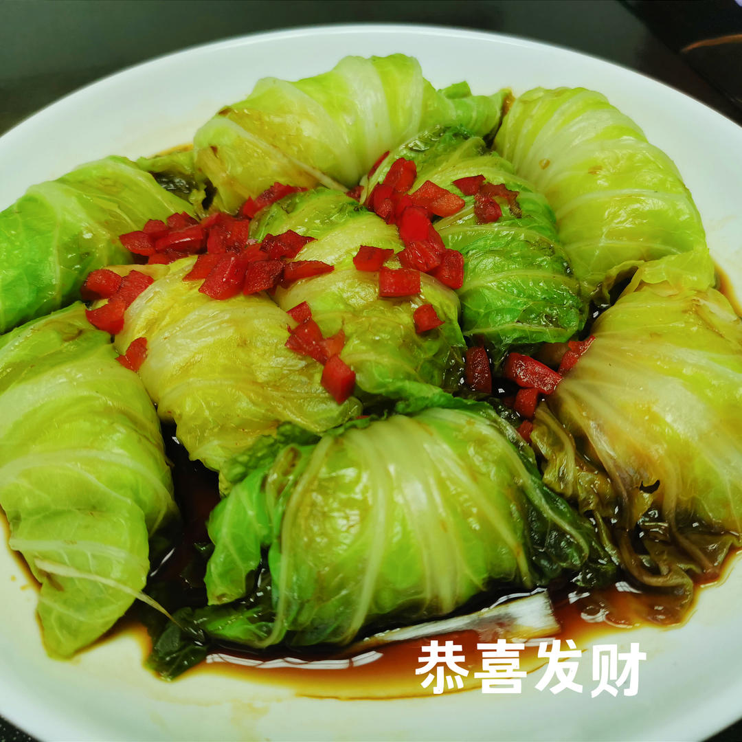 过年餐桌上必备的一道菜，翡翠白玉卷